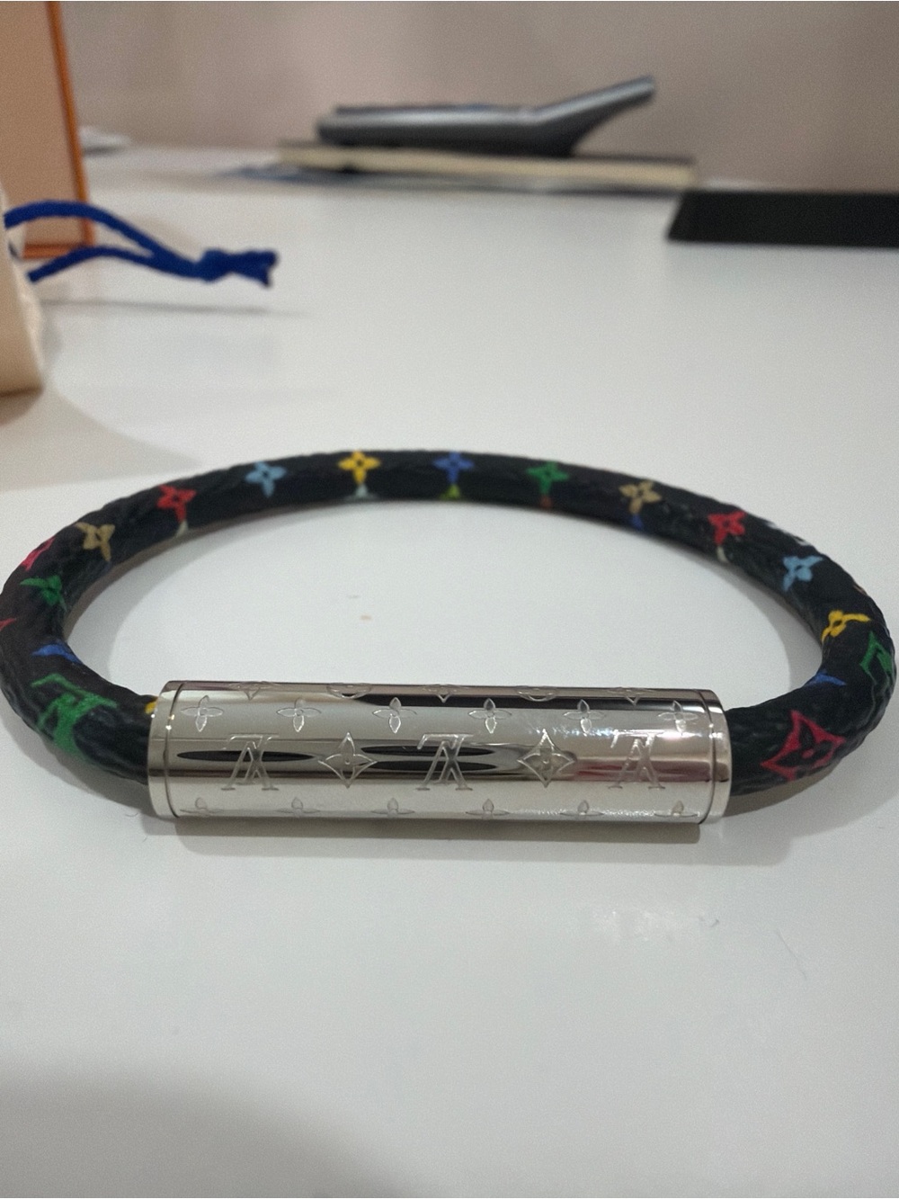 Louis Vuitton x Takashi Murakami
LV Confidential Bracelet - Picture 5 of 11